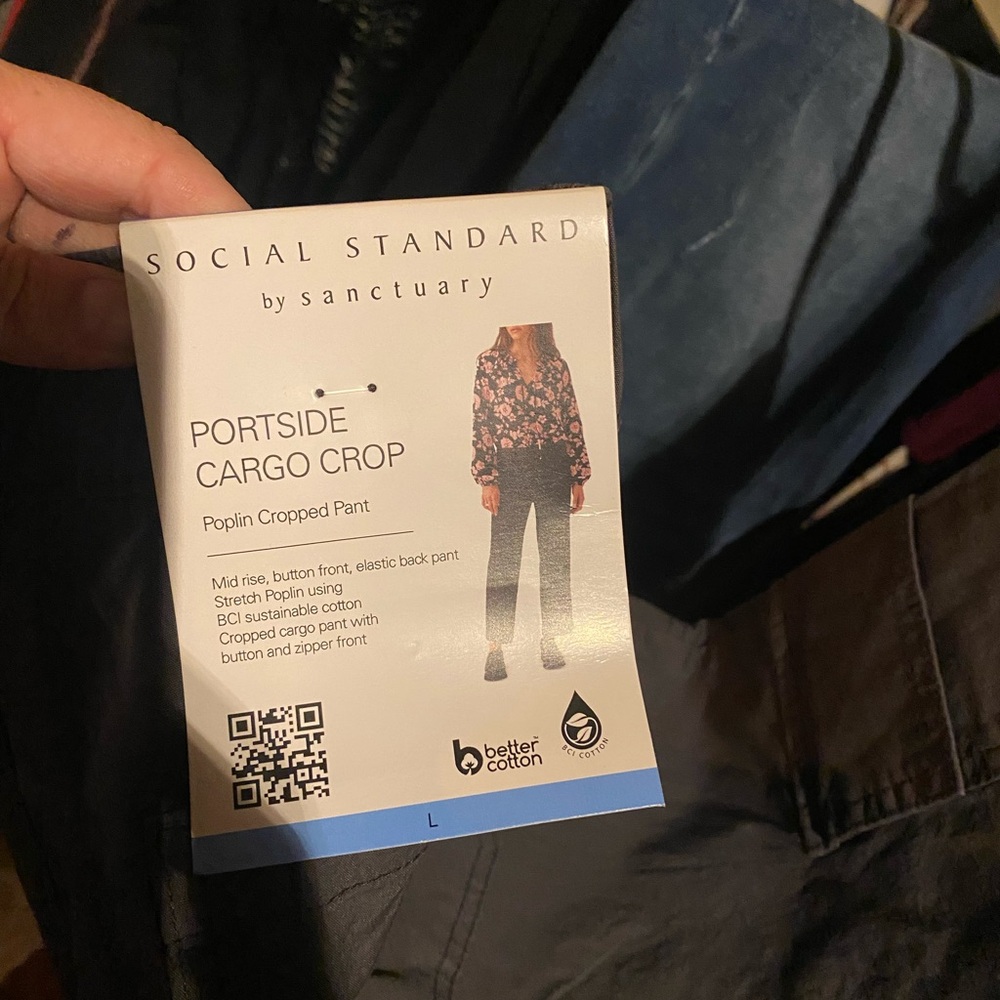 Gray cargo crop pants size large Brand new with tags